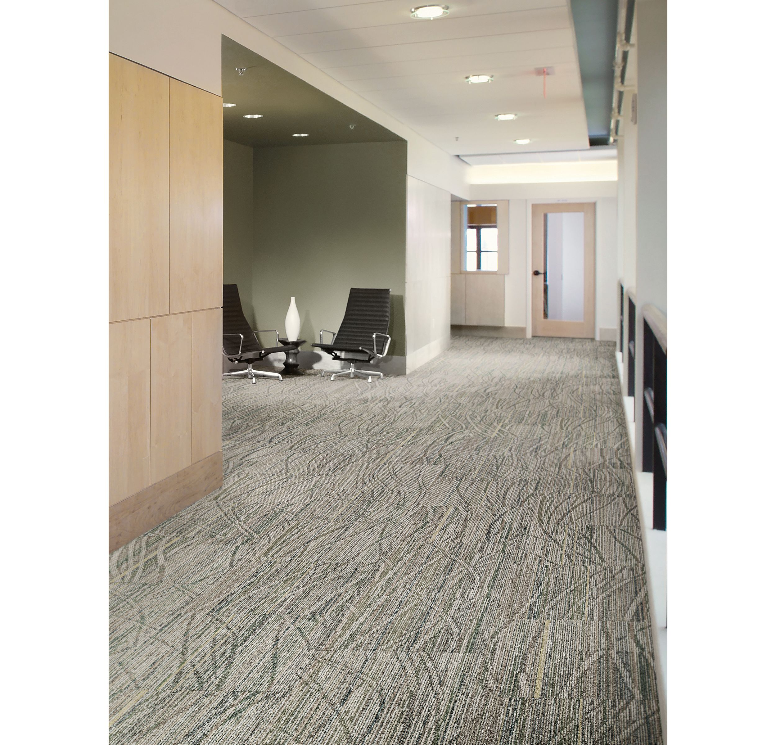 Interface Prairie Grass Loop carpet tile in corridor with seating area on side imagen número 2